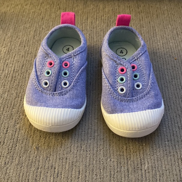 Cat & Jack size 4 sneaker - Picture 3 of 3